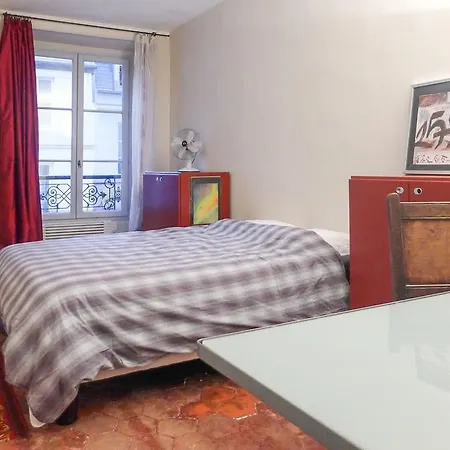 Contrescarpe Square - 2 Bedrooms In Latin Quarter Paris