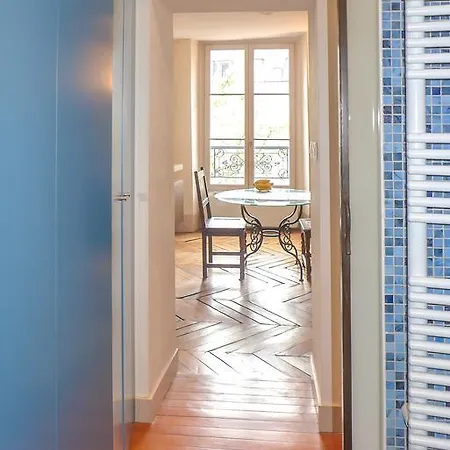 Contrescarpe Square - 2 Bedrooms In Latin Quarter Paris